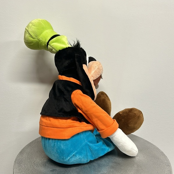 Disney Goofy Plush - Picture 4 of 5
